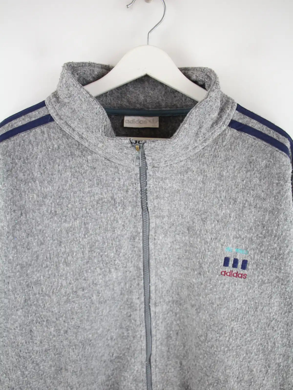Adidas Fleece Grau XL – Detailansicht Vorderseite