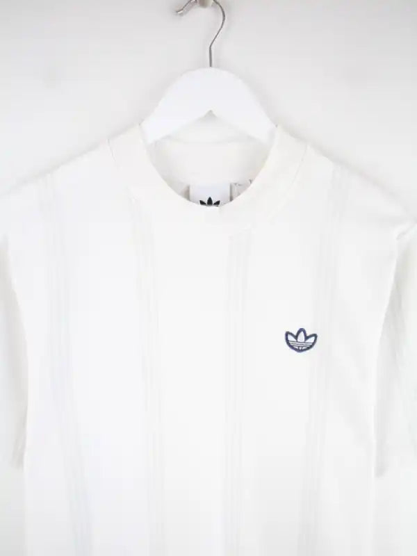 Adidas T-Shirt Weiß L – Detailansicht Vorderseite