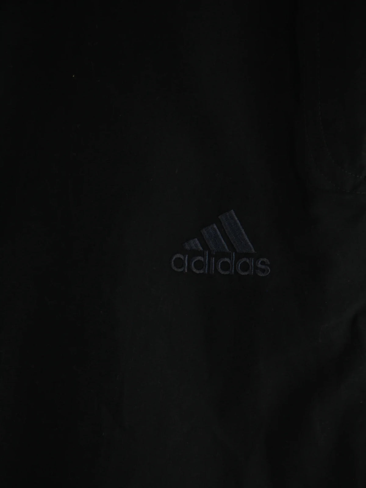 Adidas Track Pants Blau L – Detailansicht Vorderseite