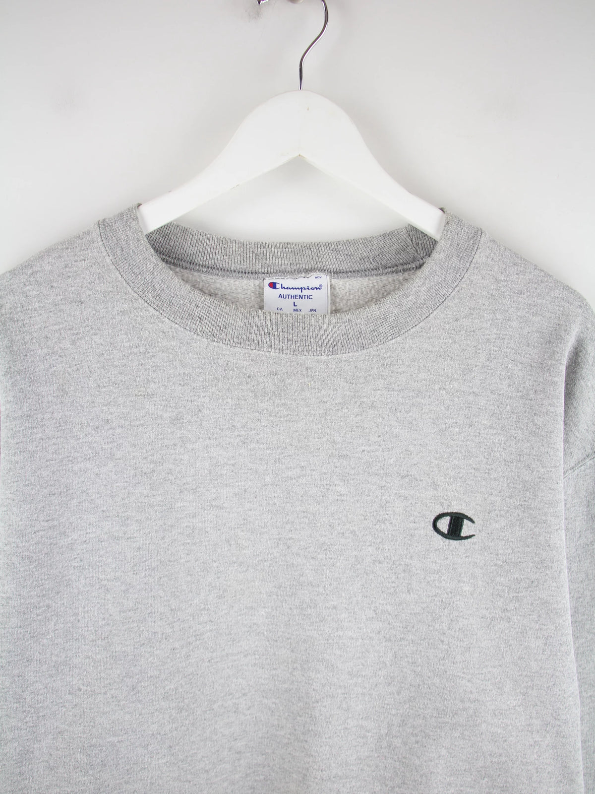 Champion Sweater Grau L – Detailansicht Vorderseite