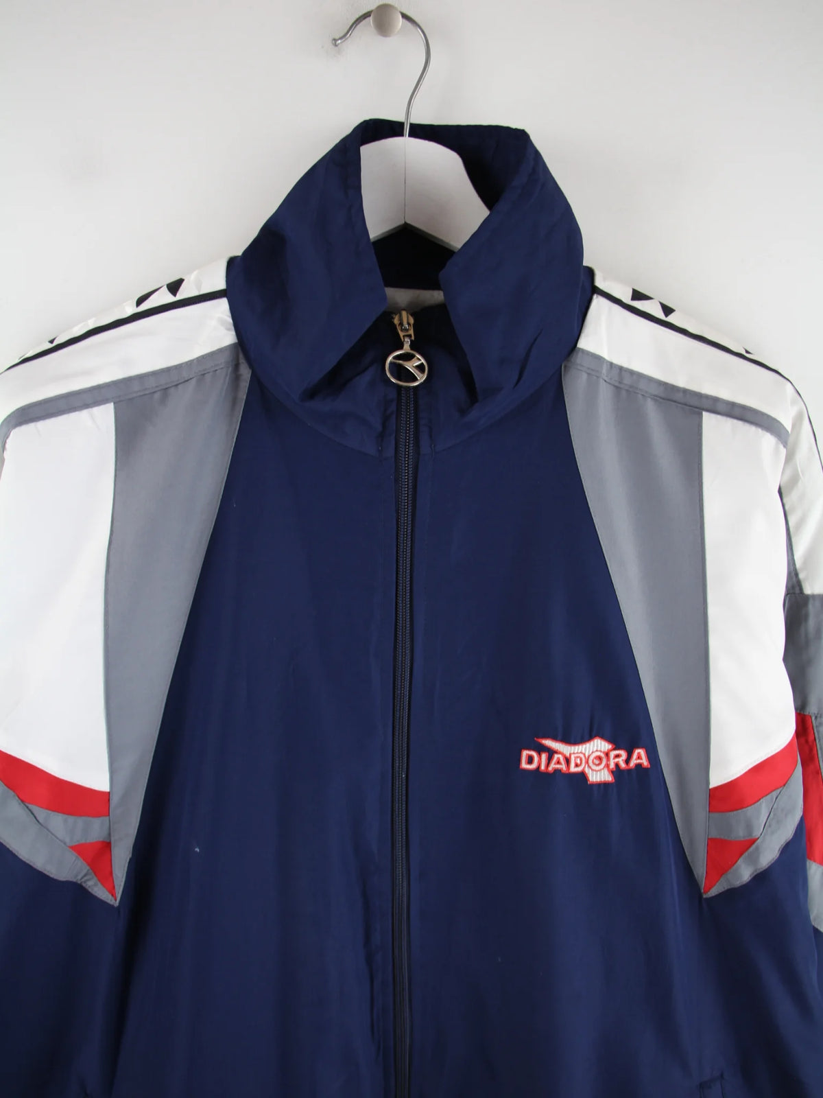 Diadora Trainingsjacke Blau M – Detailansicht Vorderseite