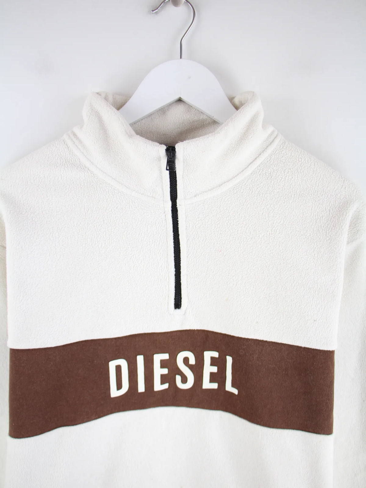 Diesel Fleece Beige M – Detailansicht Vorderseite