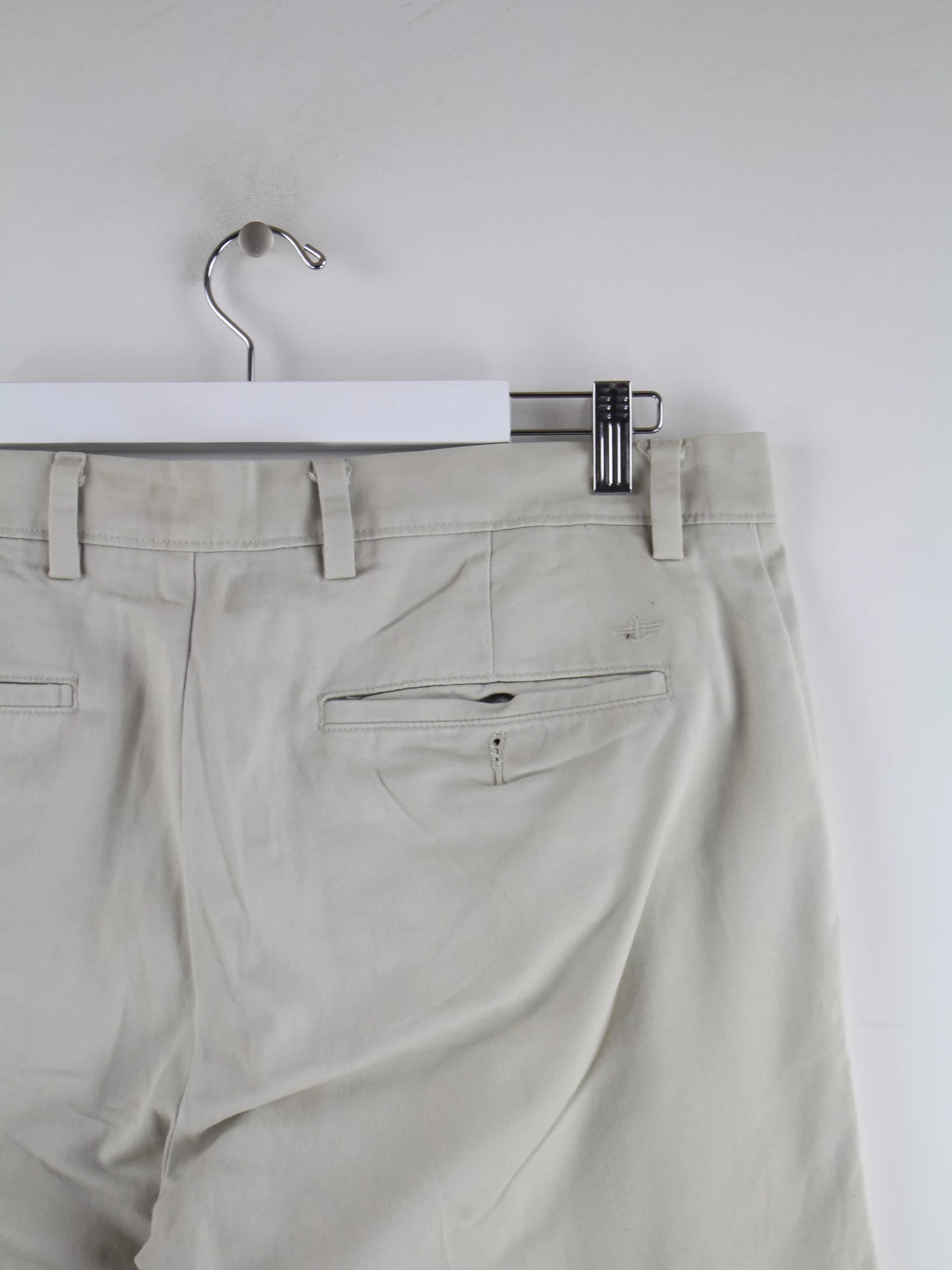 Dockers Hose Beige One Size – Detailansicht Vorderseite