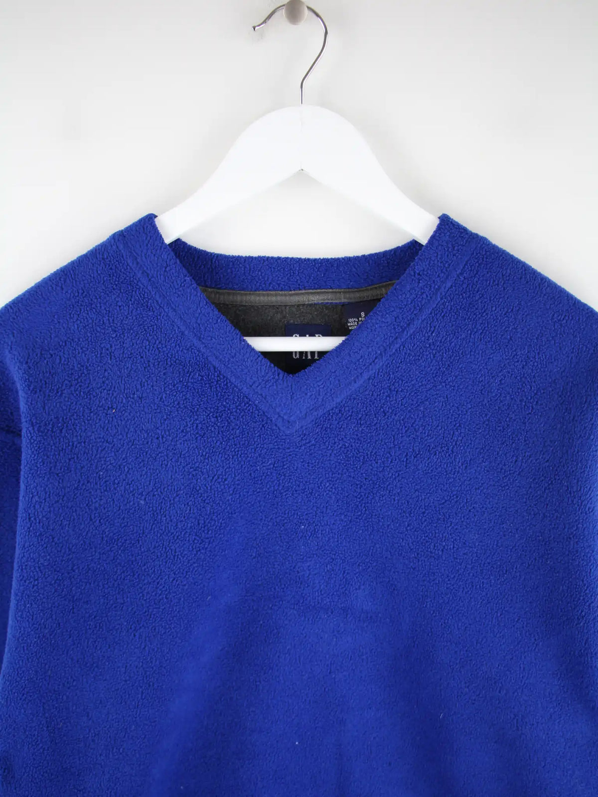 GAP Fleece Blau S – Detailansicht Vorderseite