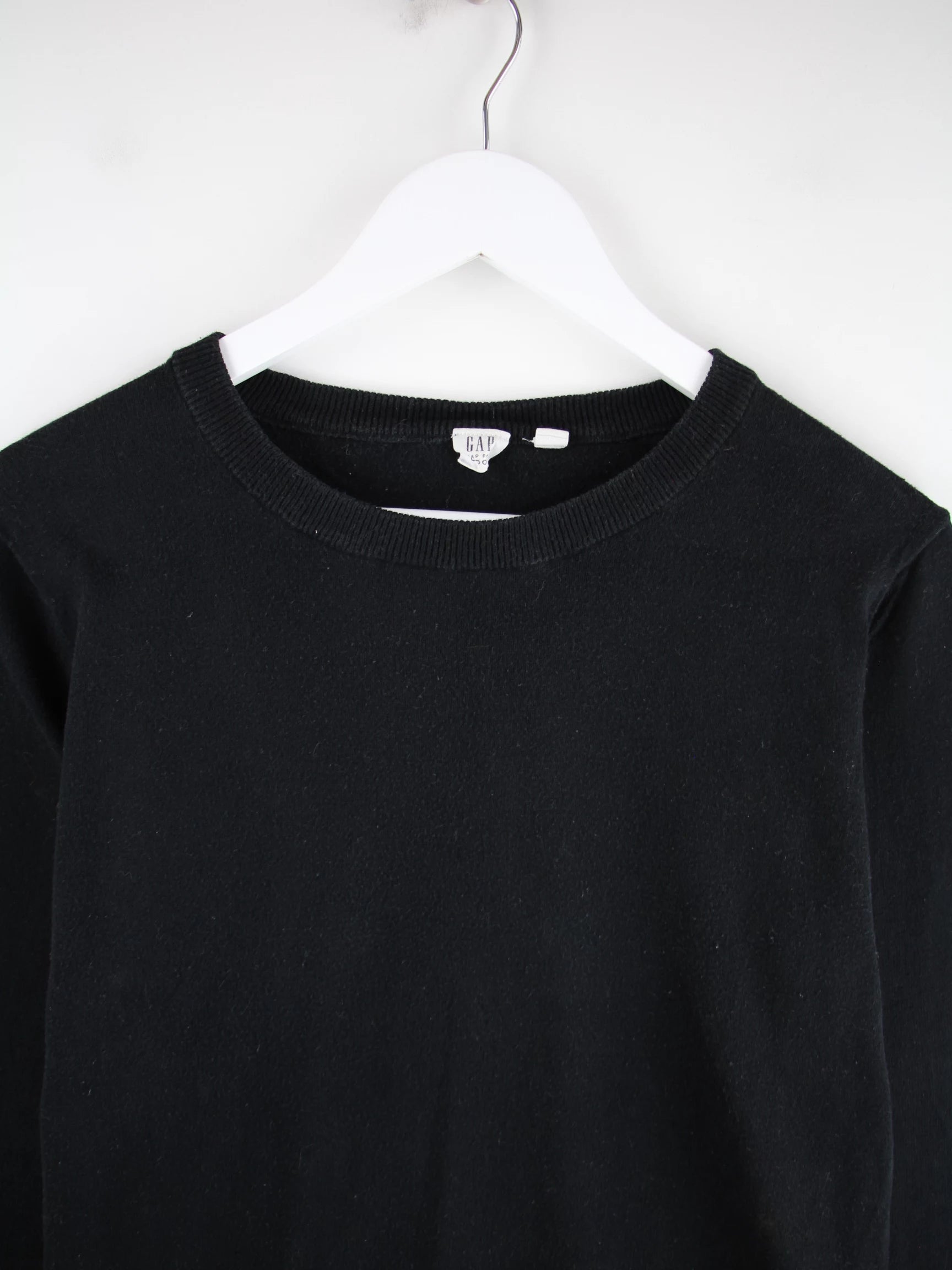 GAP Pullover Schwarz M – Detailansicht Vorderseite