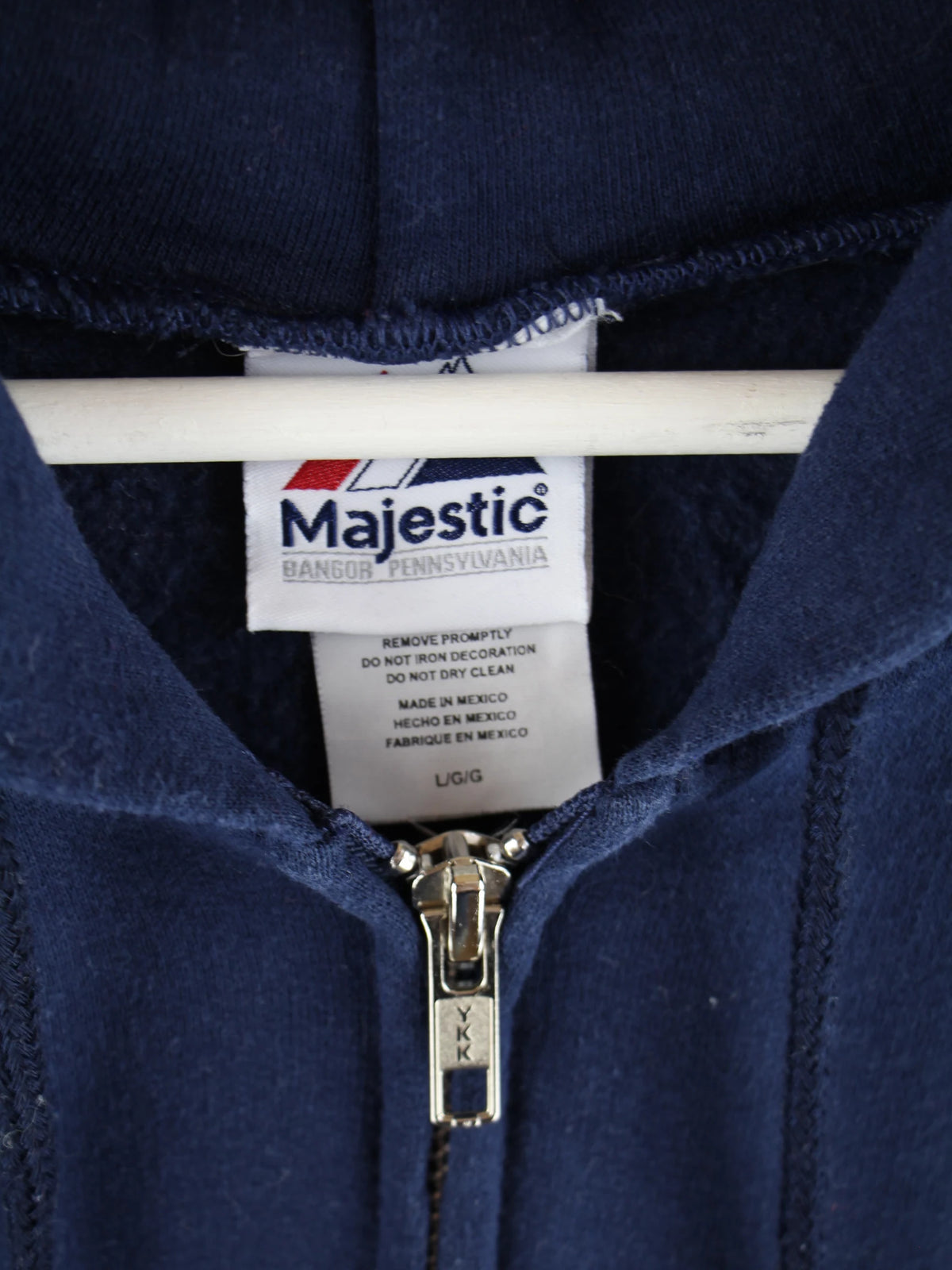 Majestic Hoodie Blau L – Etikett