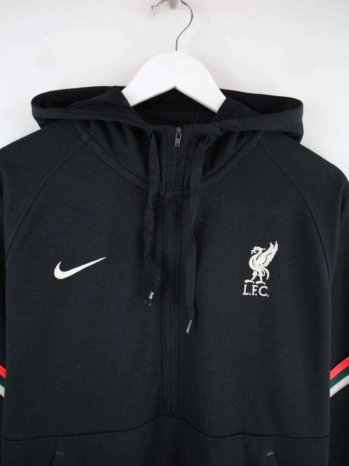 Nike Hoodie Schwarz XL – Detailansicht Vorderseite