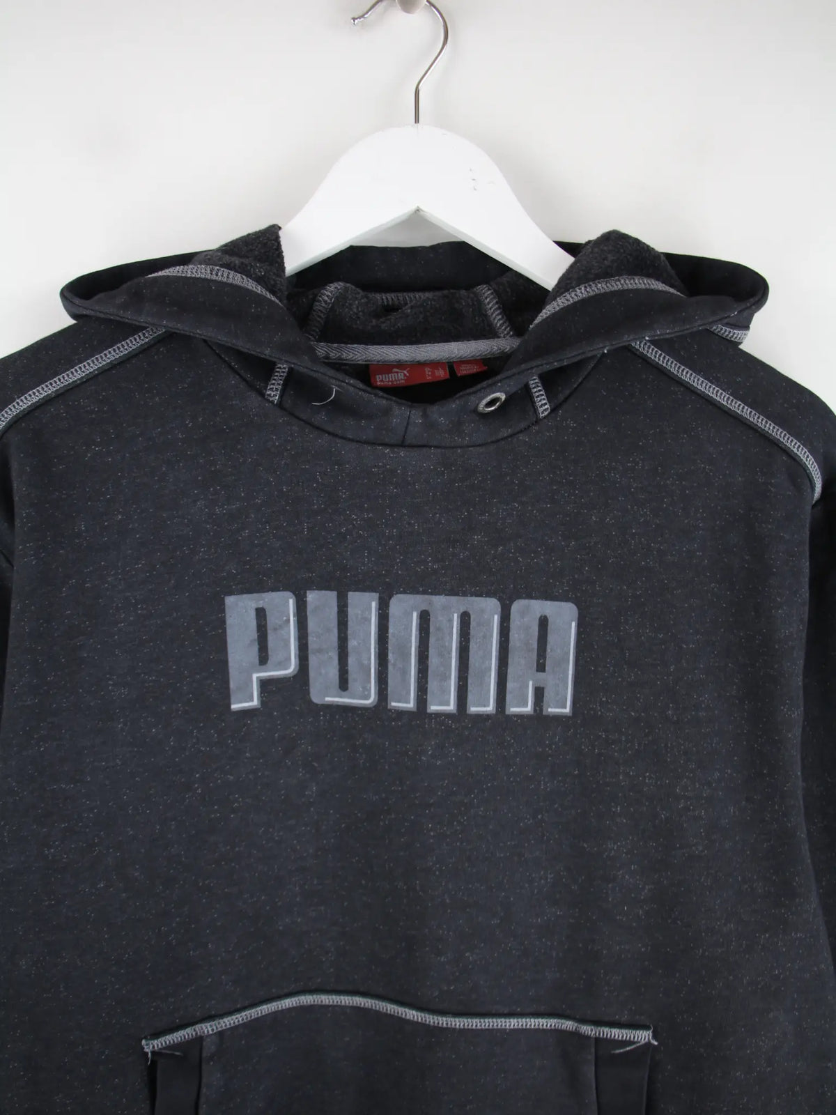 Puma Hoodie Grau L – Detailansicht Vorderseite
