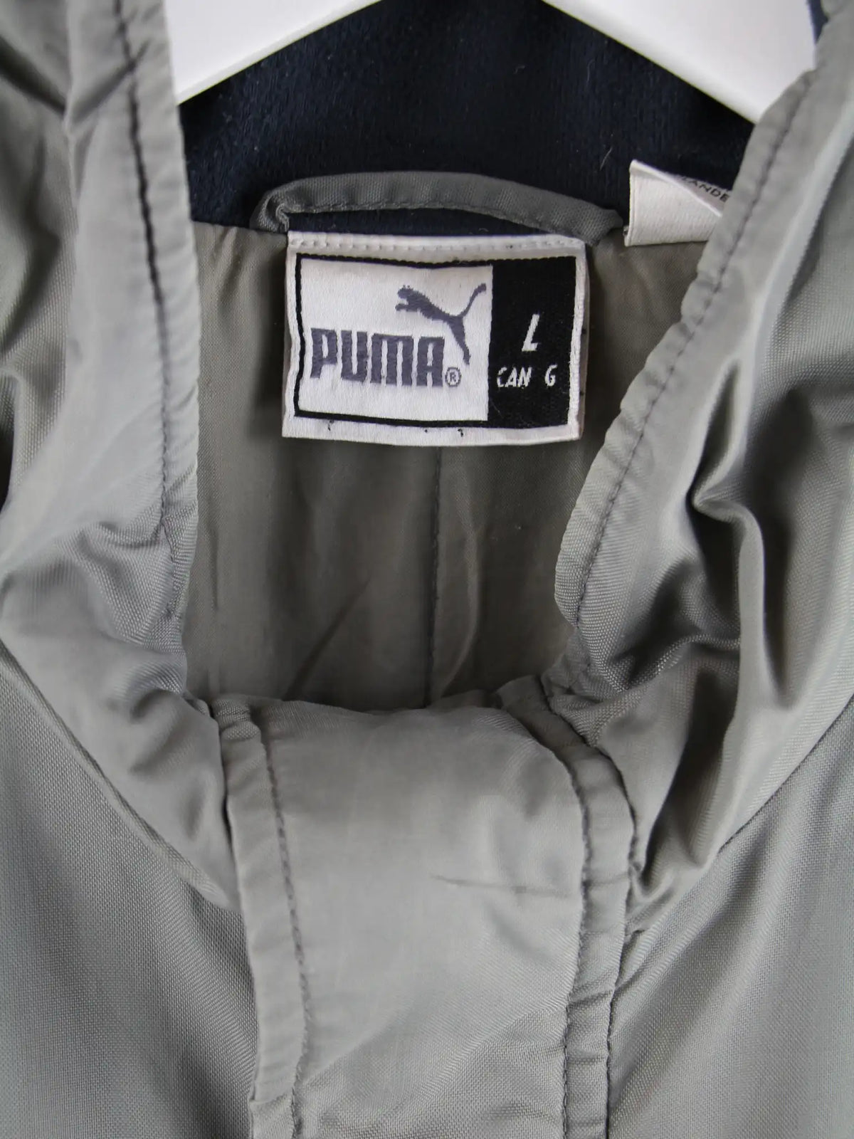 Puma Jacke Grau L – Etikett