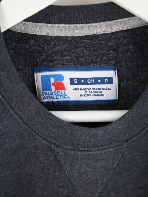 Russell Athletic Sweater Grau M – Detailansicht Vorderseite