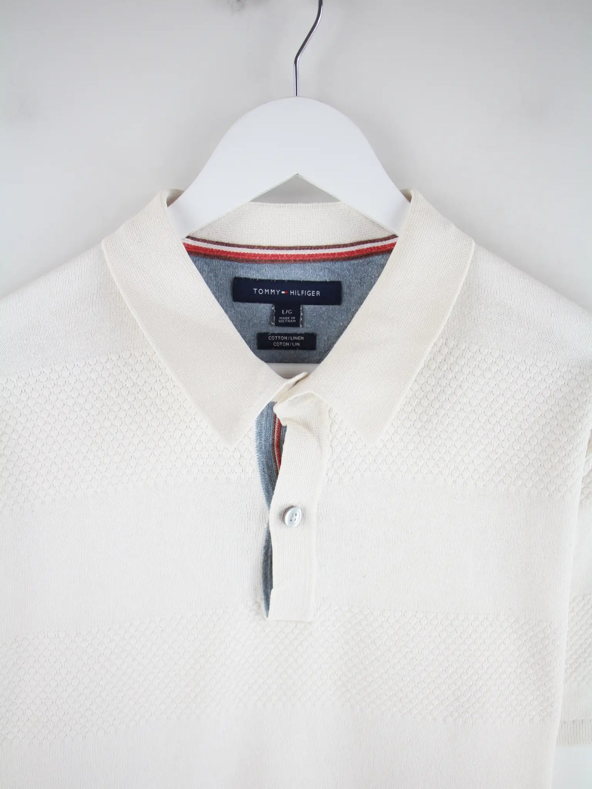 Tommy Hilfiger Polo Weiß L – Detailansicht Vorderseite