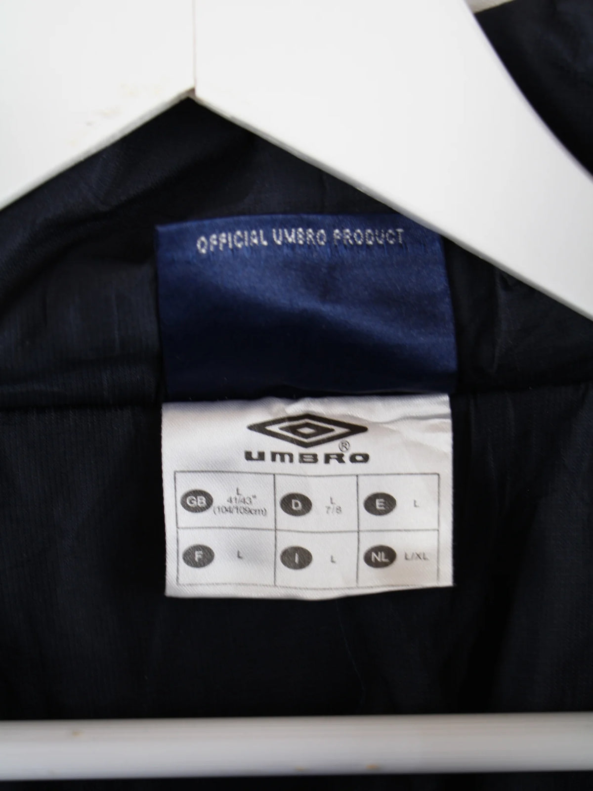 Umbro Windbreaker Blau L – Etikett