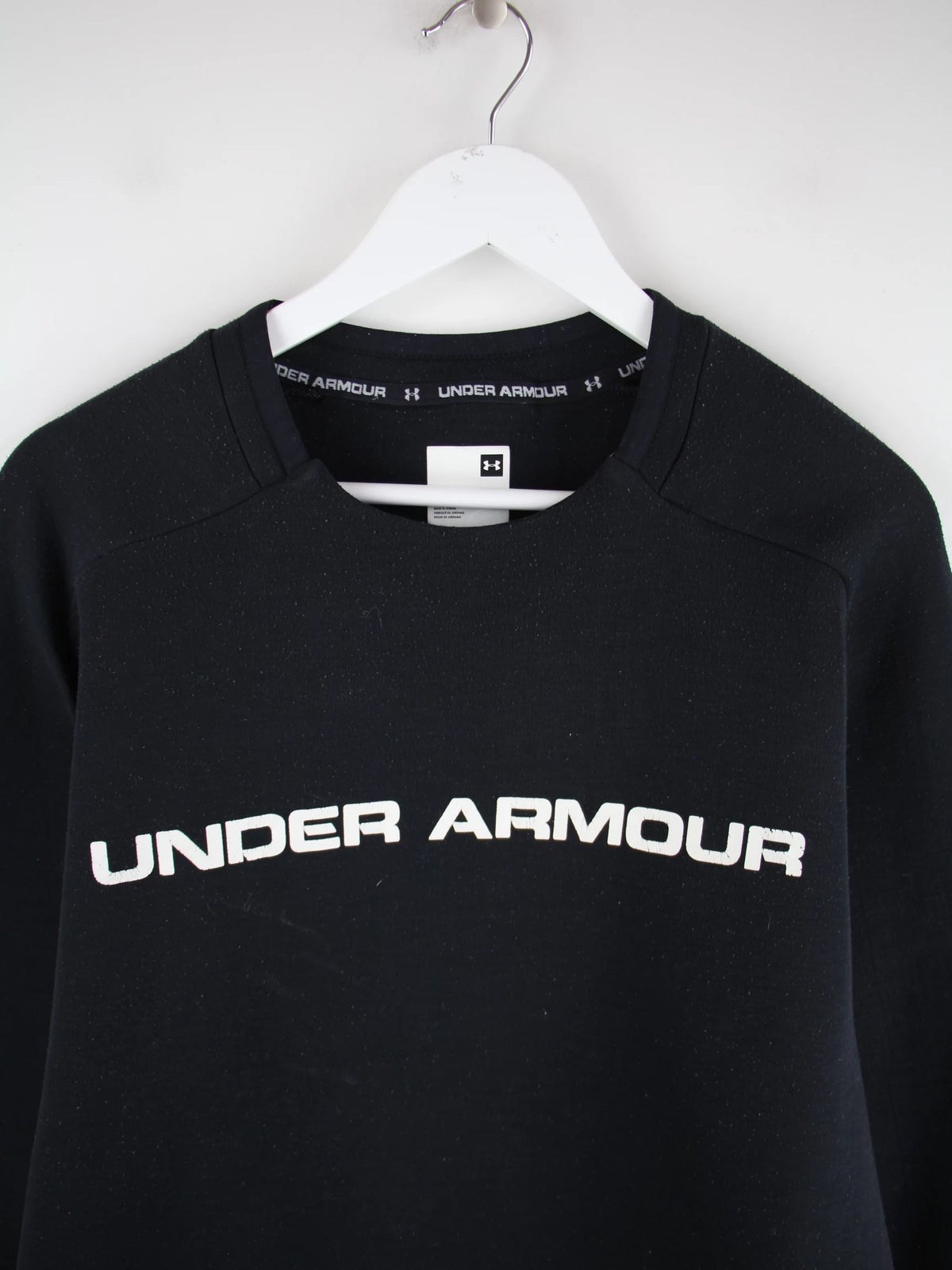 Under Armour Sweater Schwarz XL – Detailansicht Vorderseite