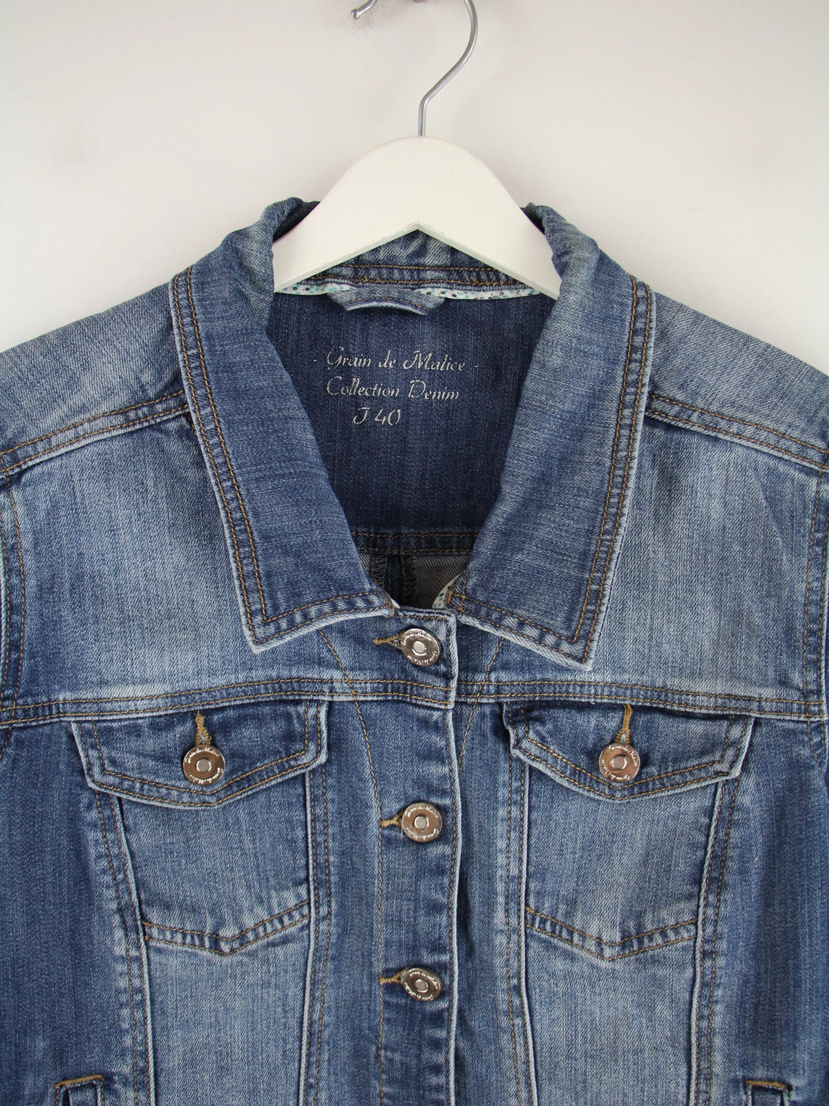 Vintage Jeansjacke Blau S – Detailansicht Vorderseite
