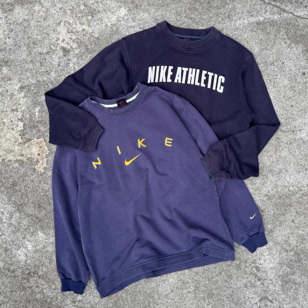 VINTAGE NIKE SWEATER
