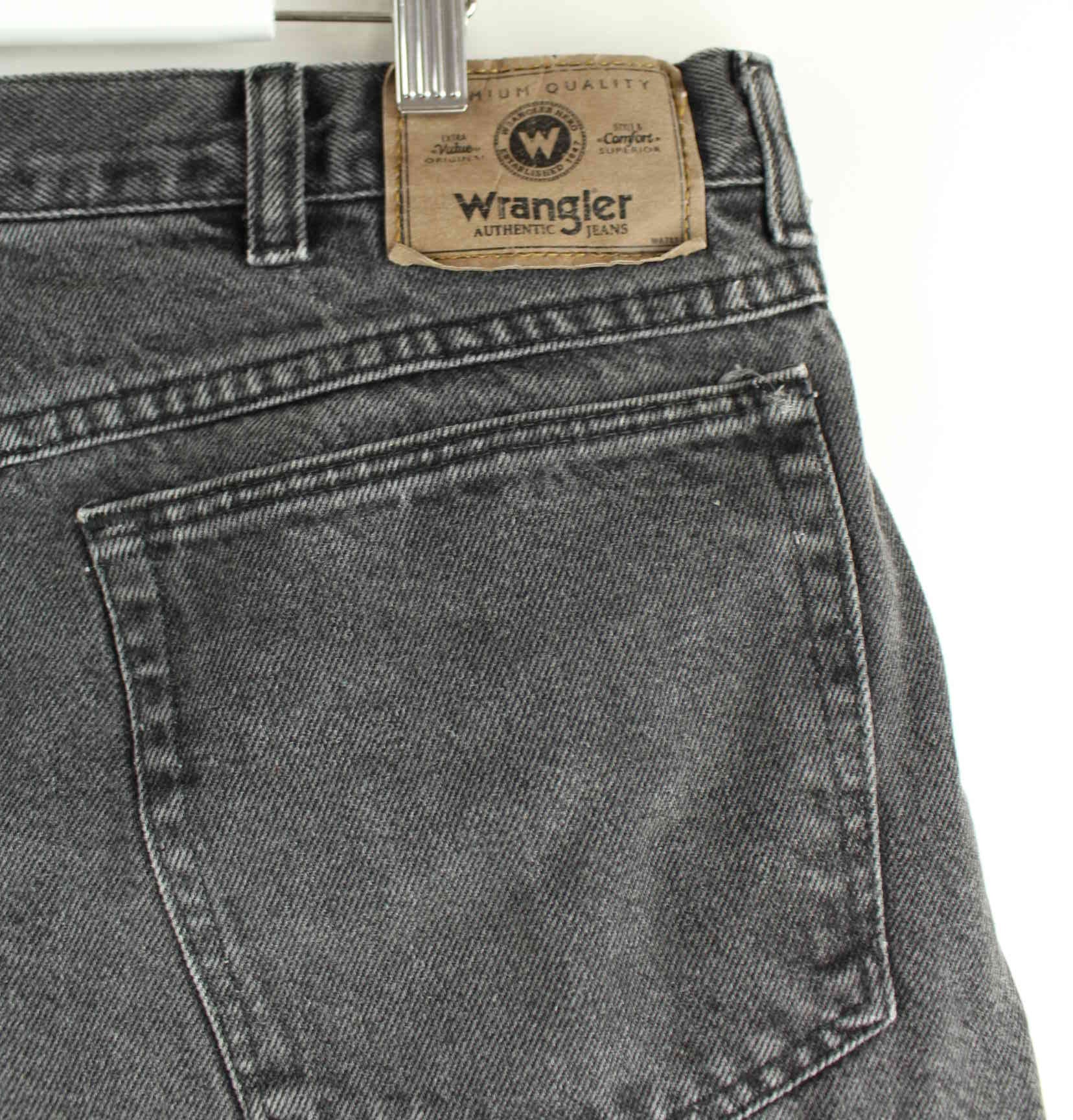 Wrangler Relaxed Fit Shorts Grau W40 (detail image 1)