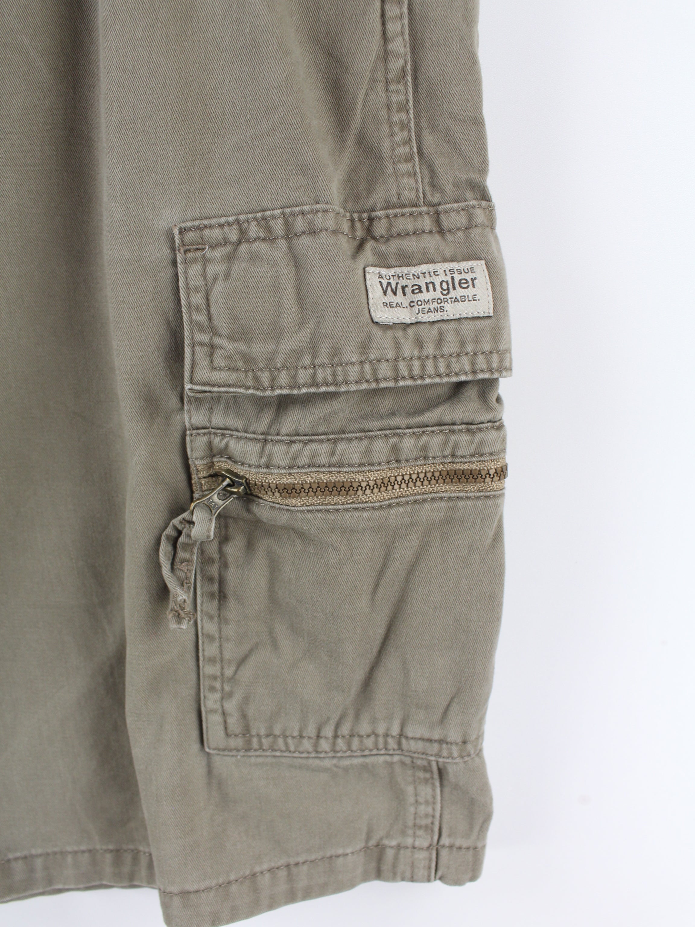 Wrangler authentic hot sale issue cargo shorts