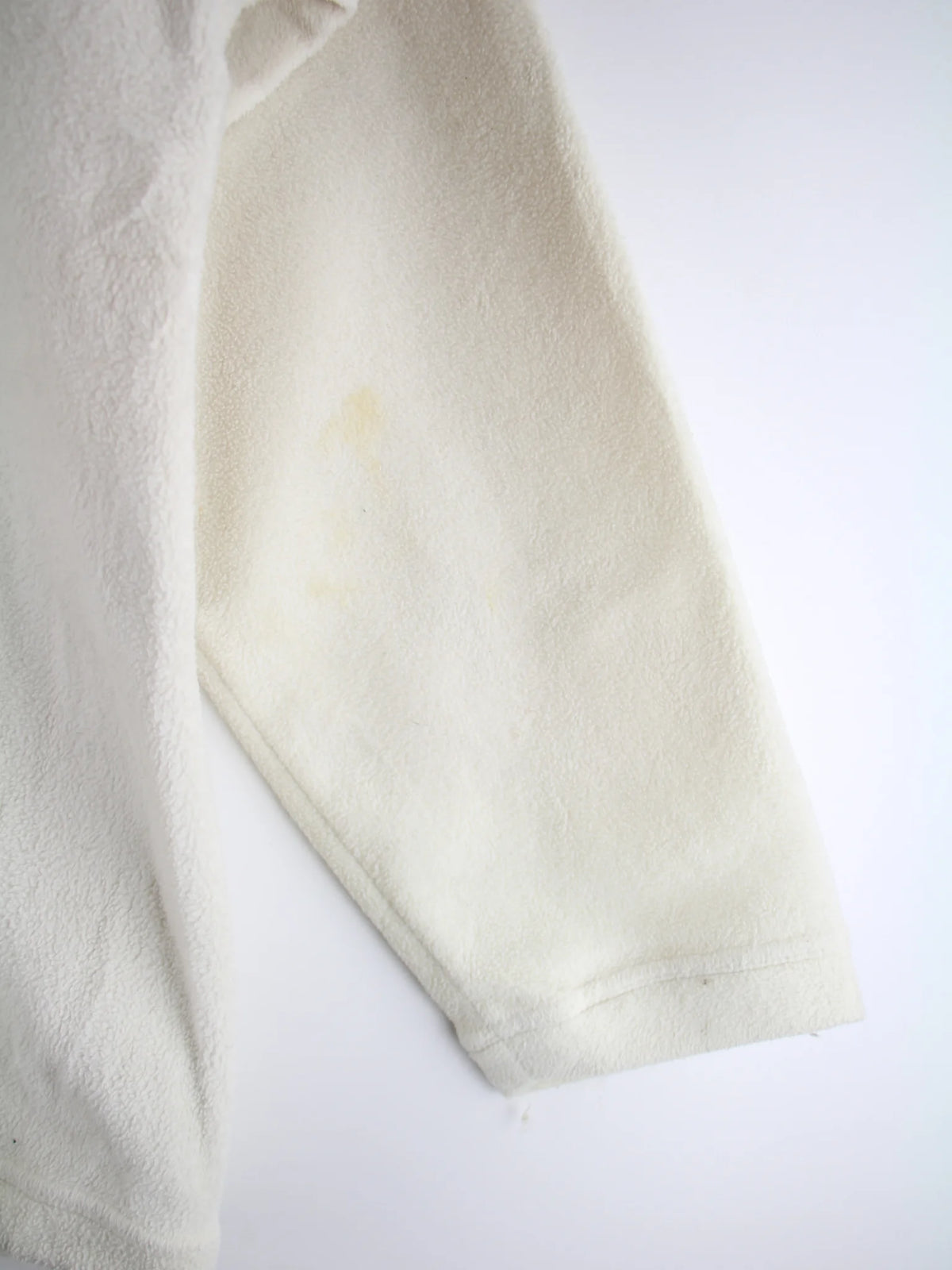 Adidas Fleece Beige M – Detailansicht Vorderseite