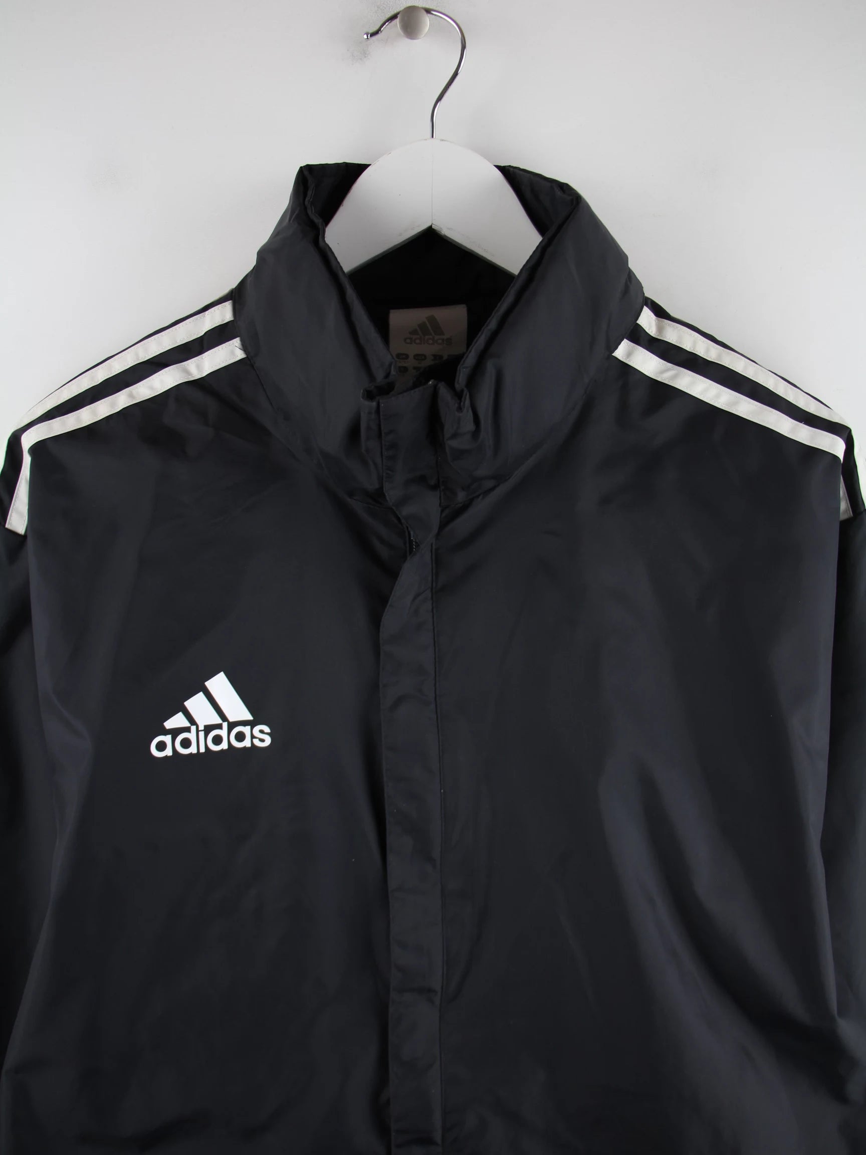Adidas Leichte Jacke Schwarz L – Detailansicht Vorderseite