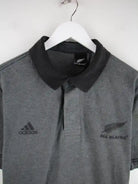 Adidas Polo Grau M – Detailansicht Vorderseite