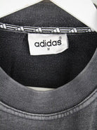 Adidas Sweater Grau M – Detailansicht Vorderseite