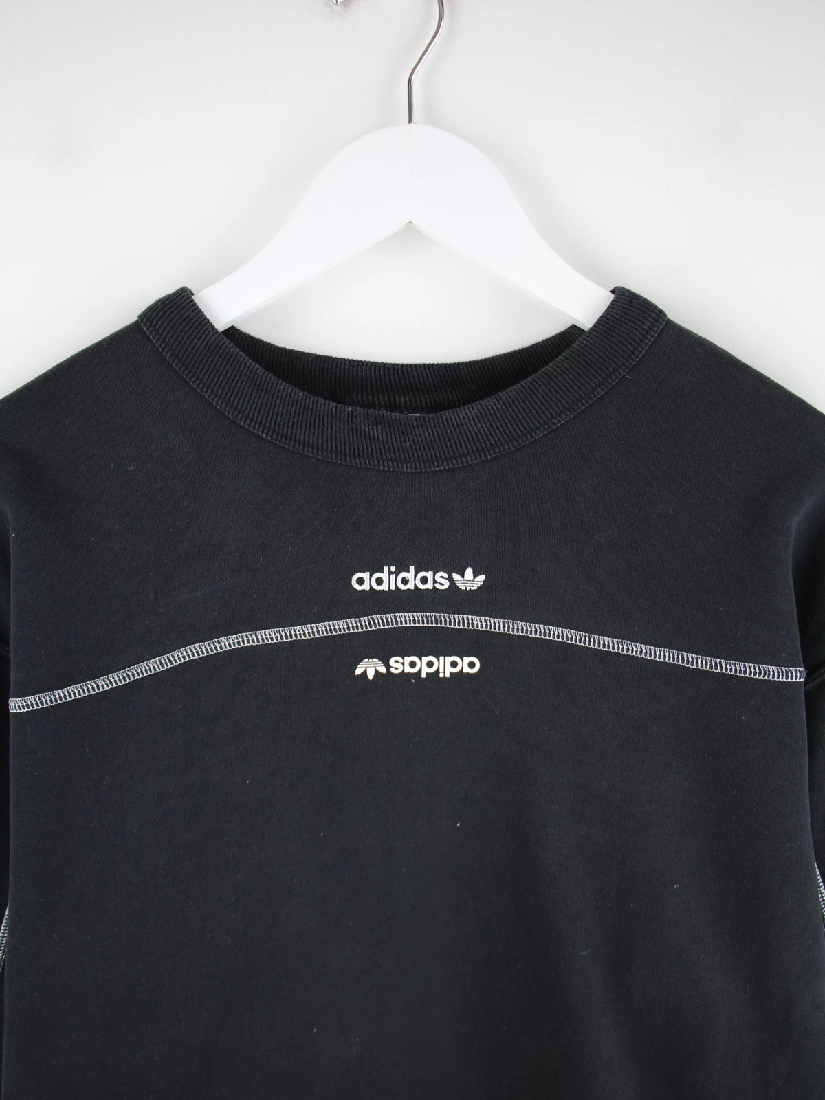 Adidas Sweater Schwarz S – Detailansicht Vorderseite