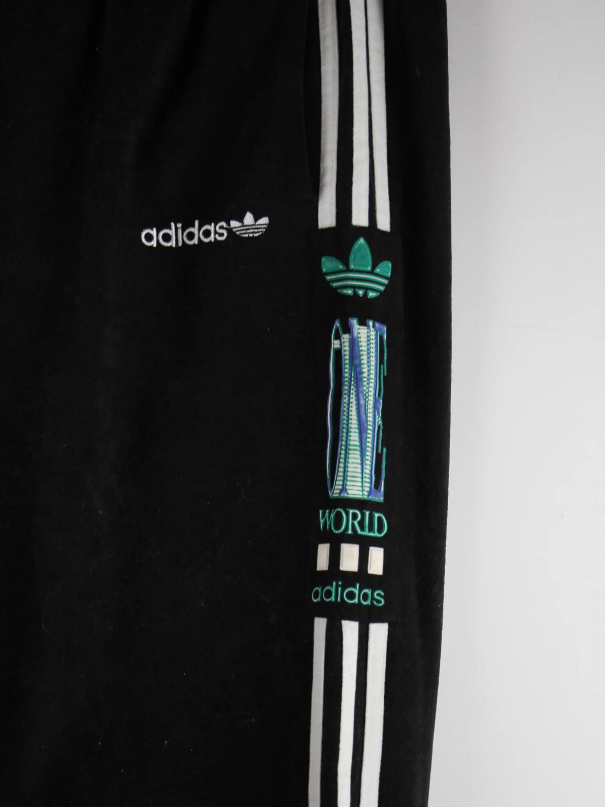 Adidas Track Pants Schwarz XL – Detailansicht Vorderseite