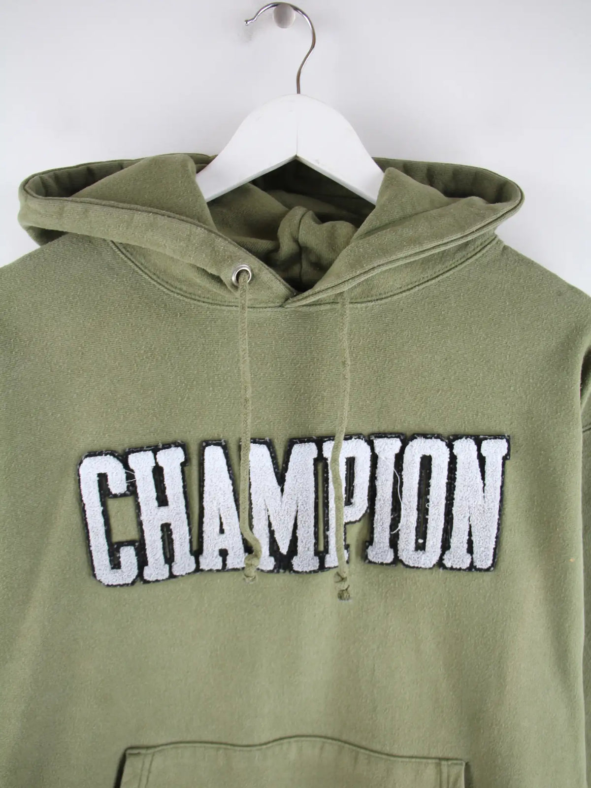 Champion Hoodie Grün L – Detailansicht Vorderseite