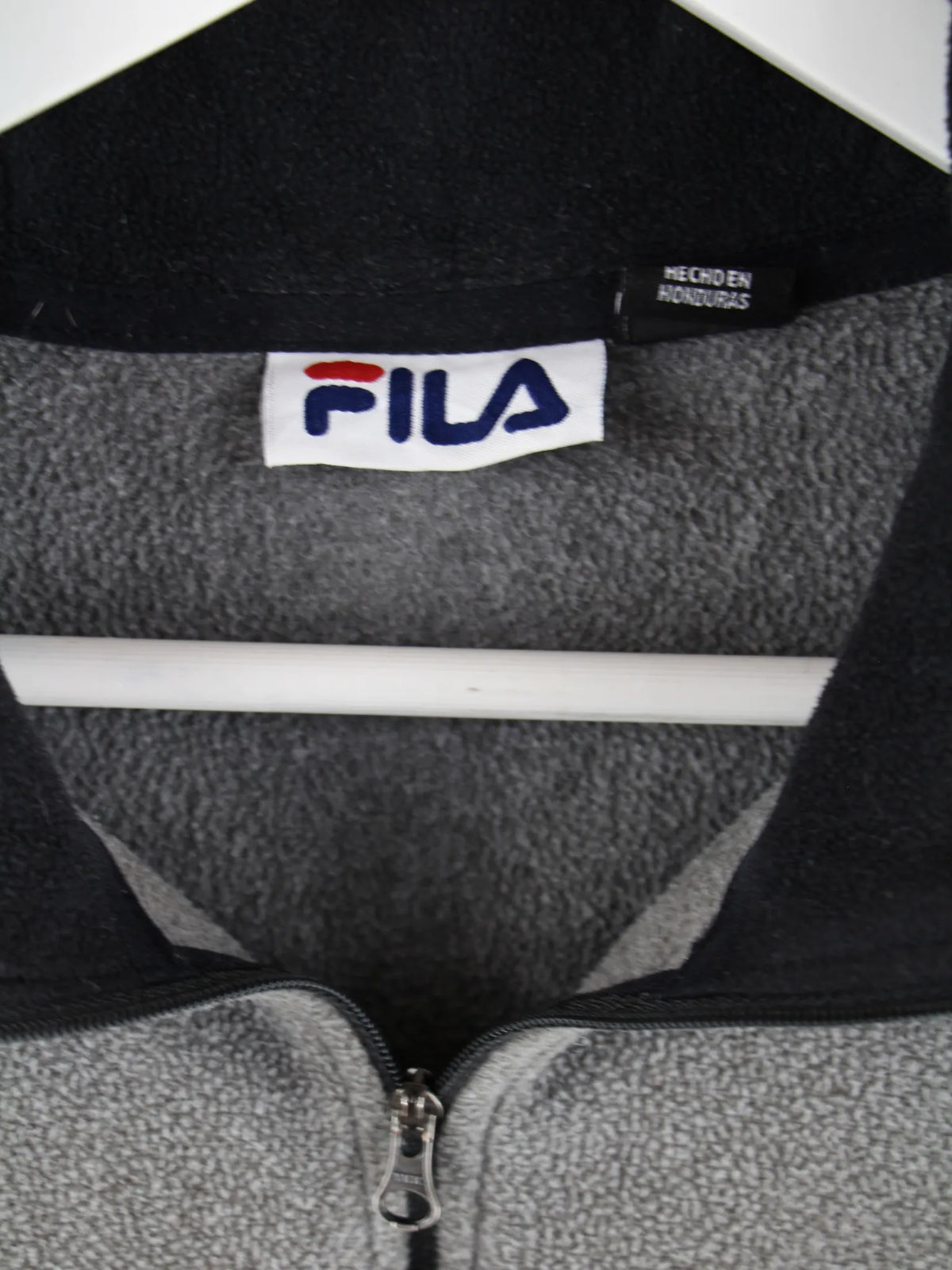 Fila Fleece Grau XXL – Etikett
