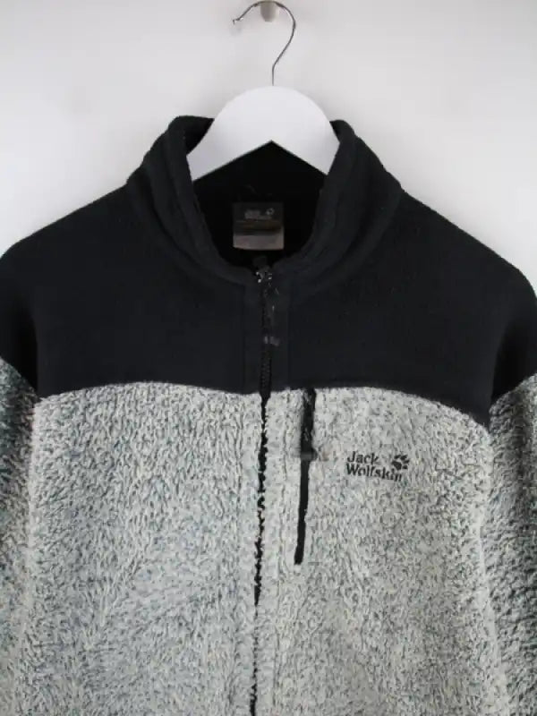 Jack Wolfskin Fleece Grau XL – Detailansicht Vorderseite