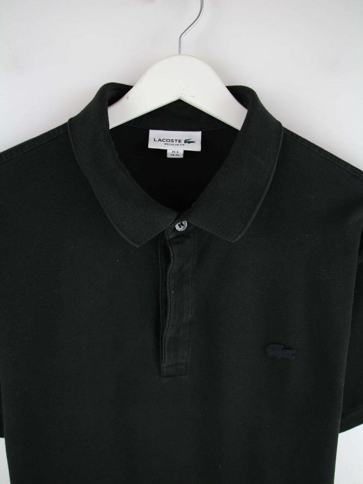 Lacoste Polo Schwarz XL – Detailansicht Vorderseite