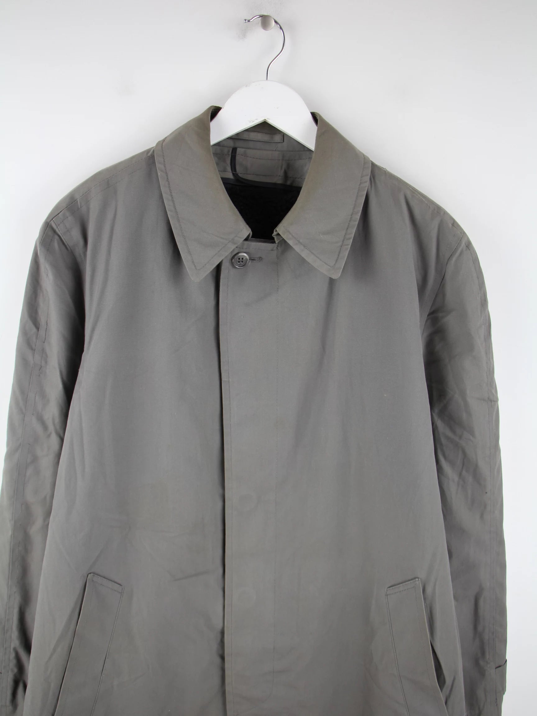 London Fog Mantel Grau XL – Detailansicht Vorderseite