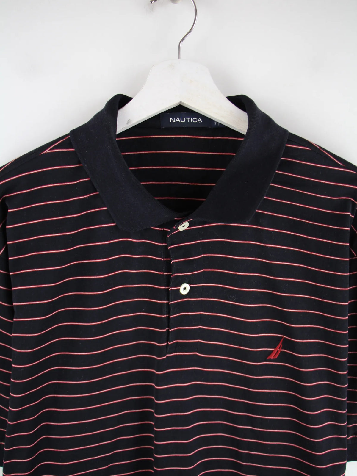 Nautica Polo Schwarz L – Detailansicht Vorderseite