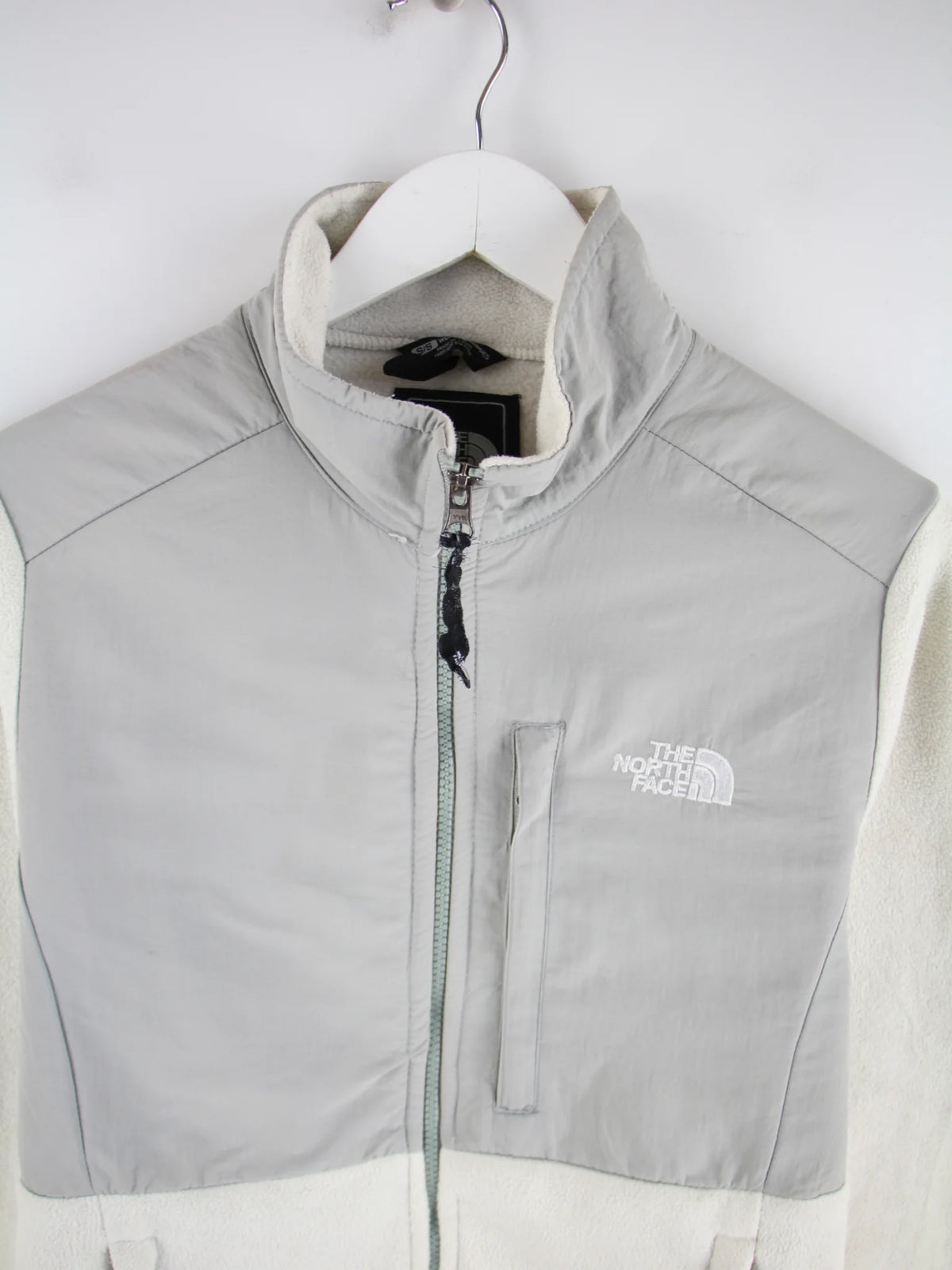 The North Face Fleece Beige S – Detailansicht Vorderseite