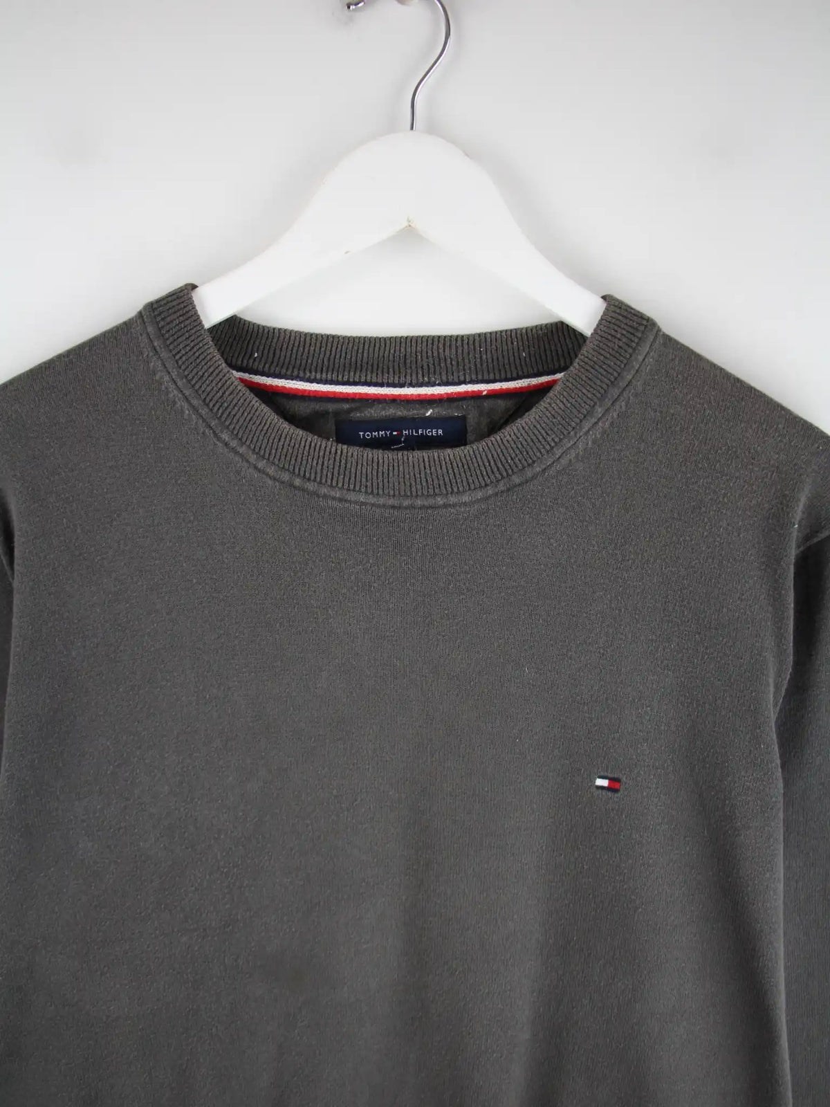 Tommy Hilfiger Pullover Grau L – Detailansicht Vorderseite