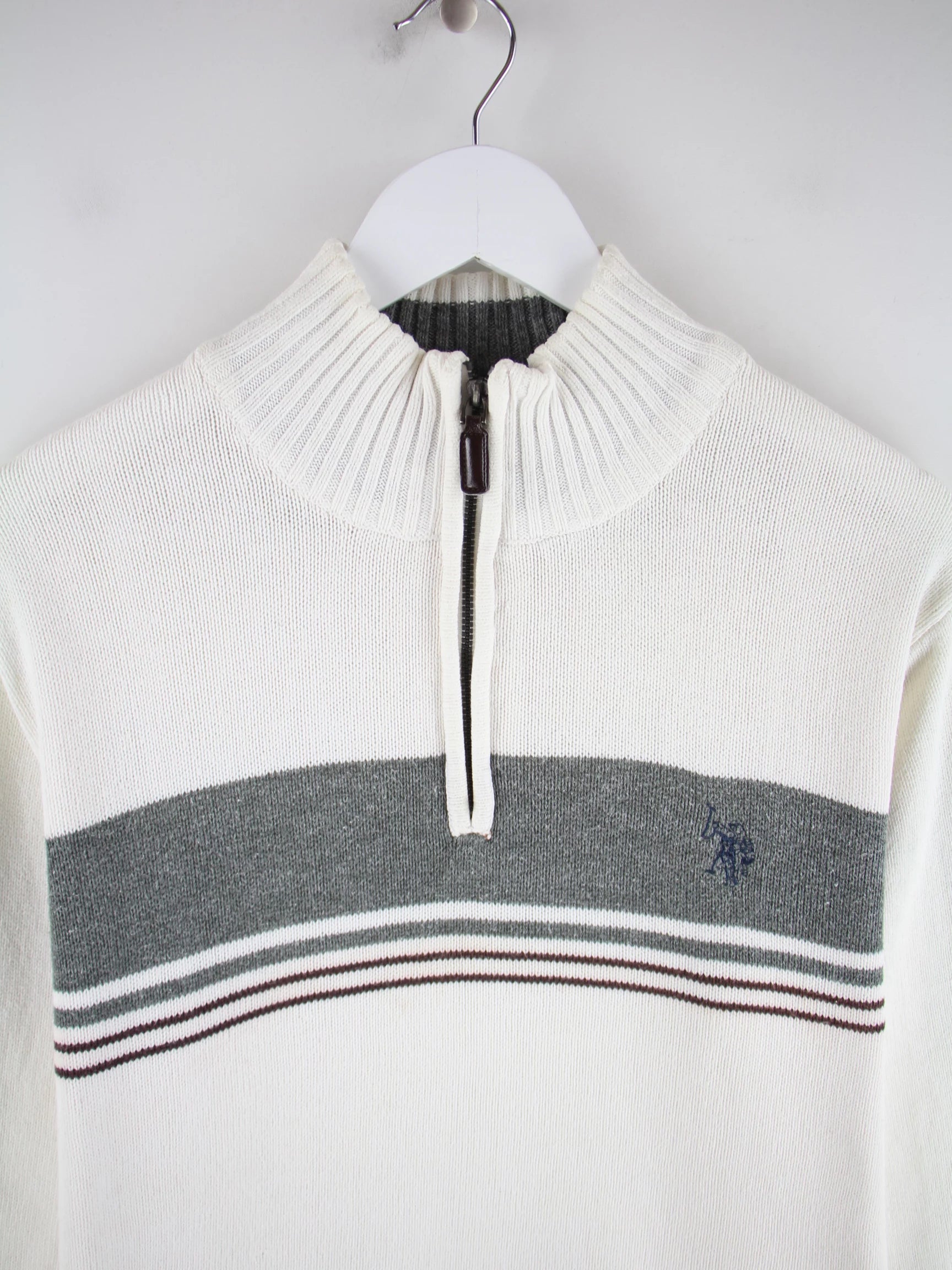 U.S. Polo ASSN. Pullover Weiß M – Detailansicht Vorderseite