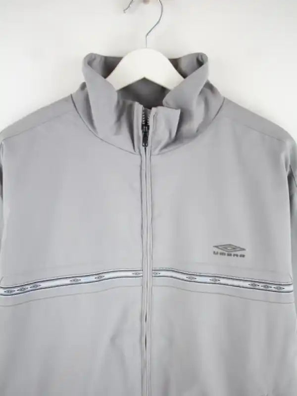 Umbro Leichte Jacke Grau L – Detailansicht Vorderseite