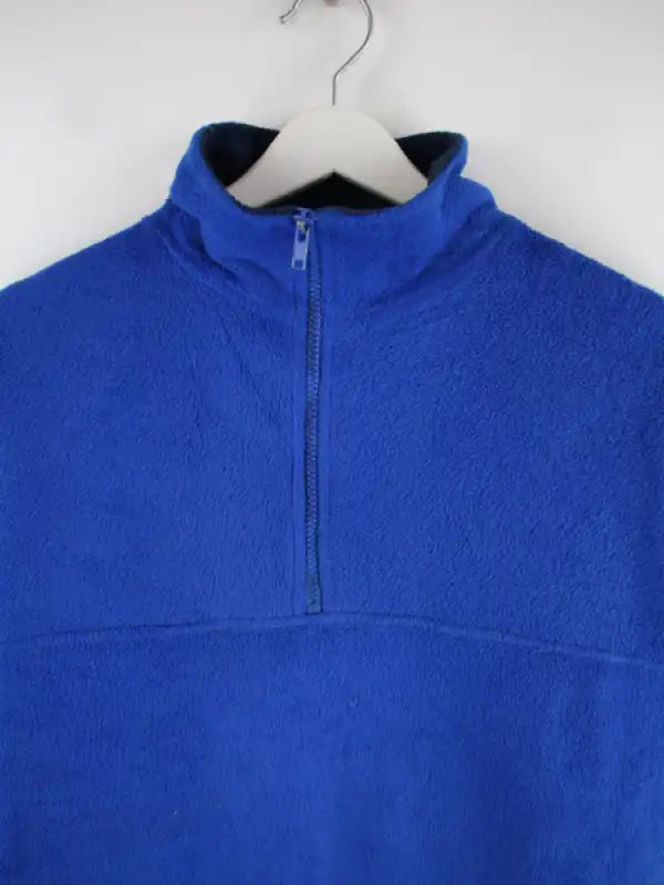 Vintage Fleece Blau M – Detailansicht Vorderseite