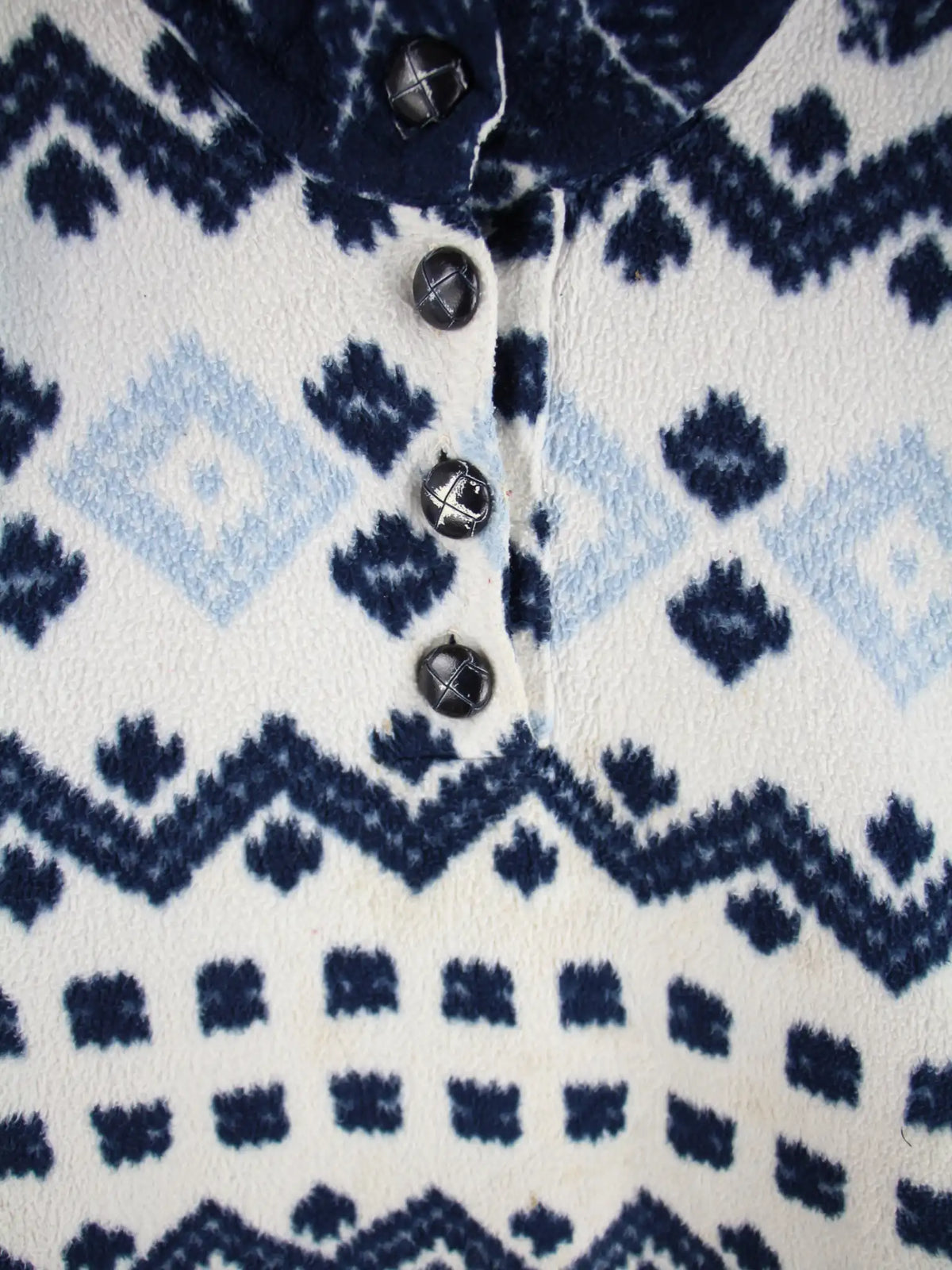 Vintage Fleece Weiß L – Detailansicht Vorderseite