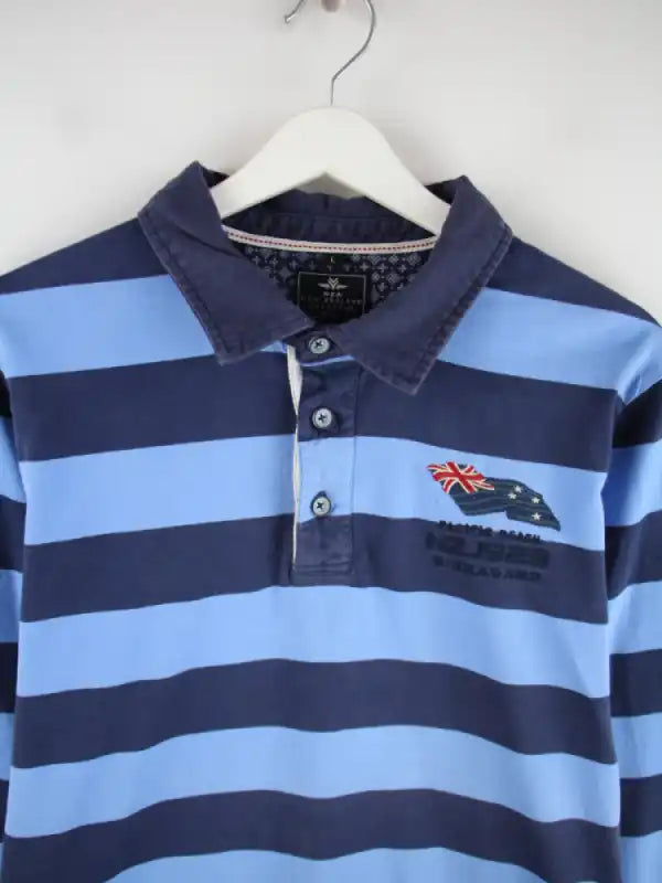 Vintage Polo Blau L – Detailansicht Vorderseite