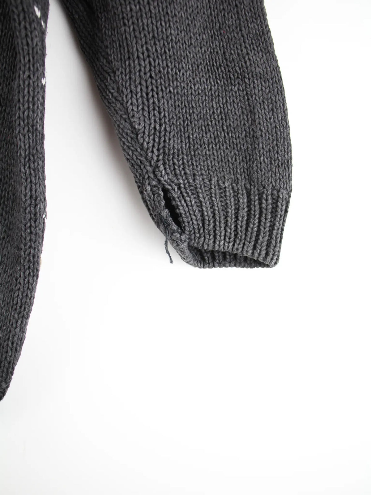 Vintage Pullover Grau M – Detailansicht Vorderseite