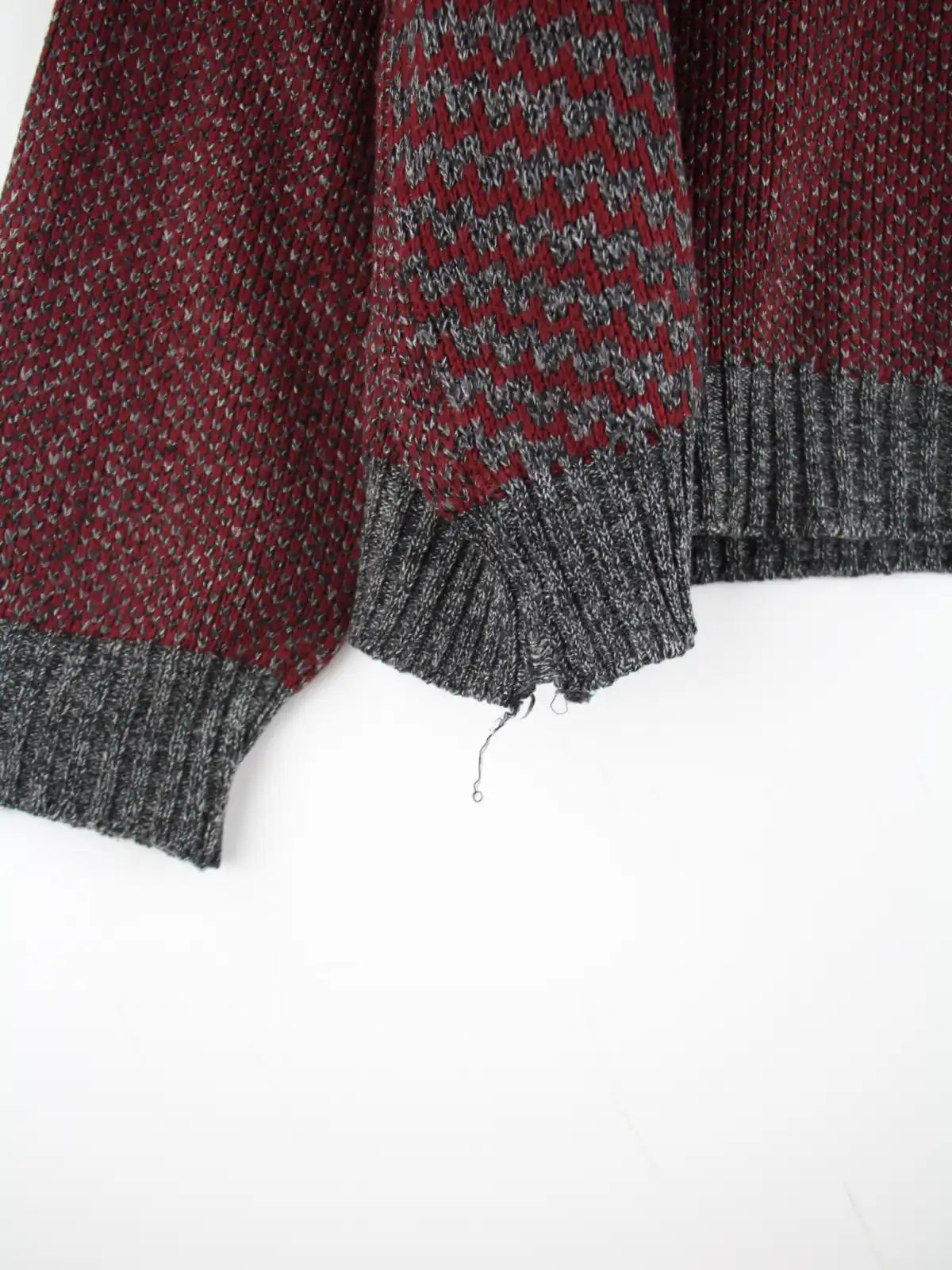 Vintage Pullover Rot L – Detailansicht Vorderseite