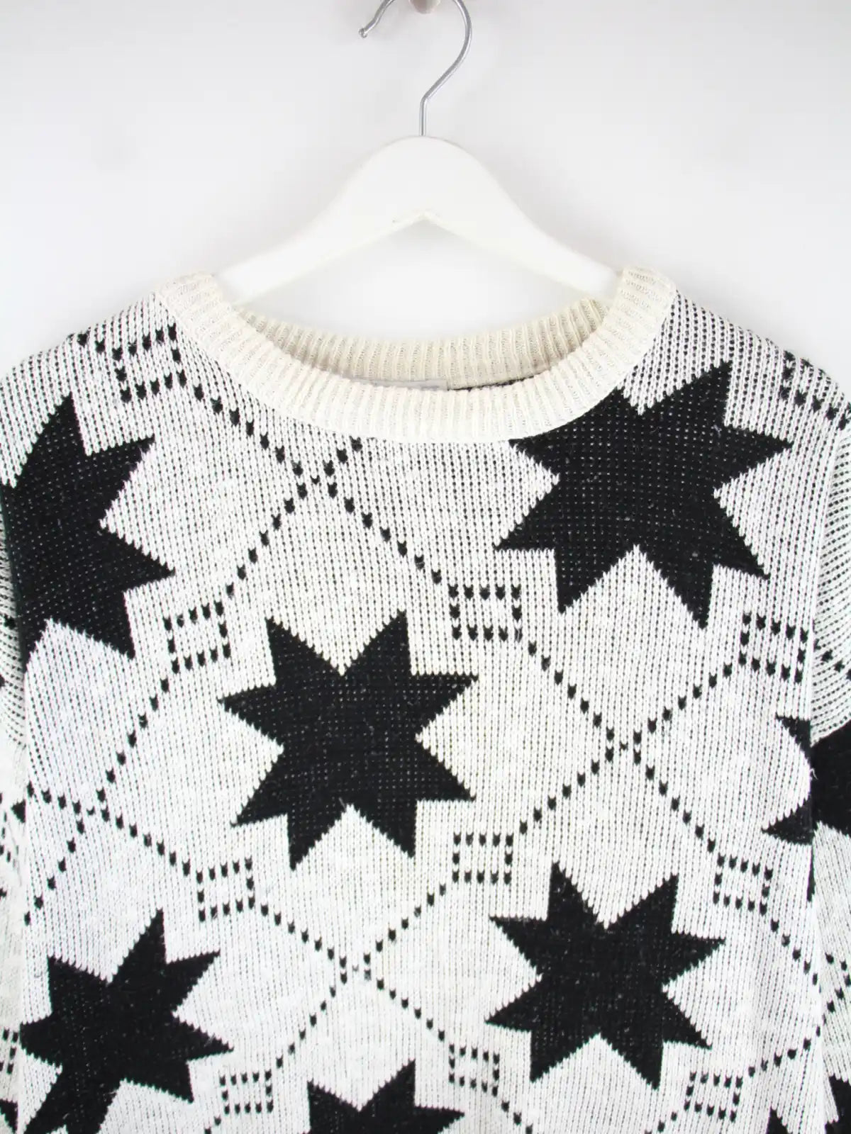 Vintage Pullover Weiß M – Detailansicht Vorderseite