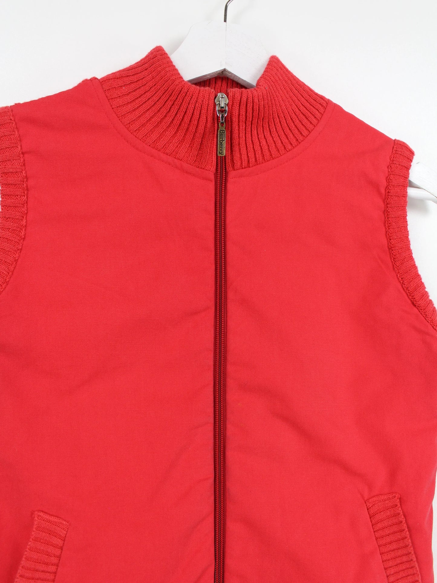 Burberry vest red 2025