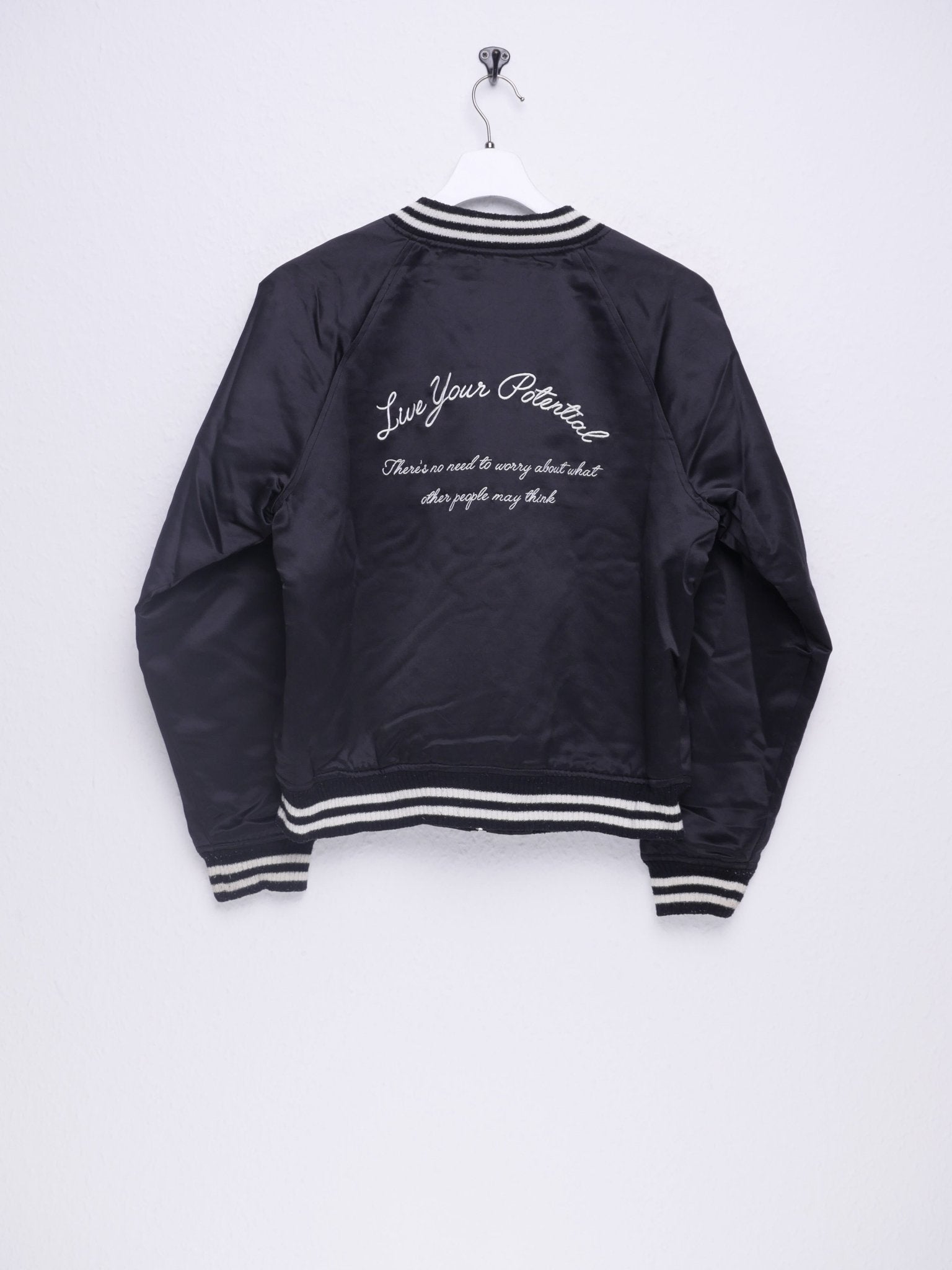 embroidered Spellout black College Bomber Jacke - Peeces