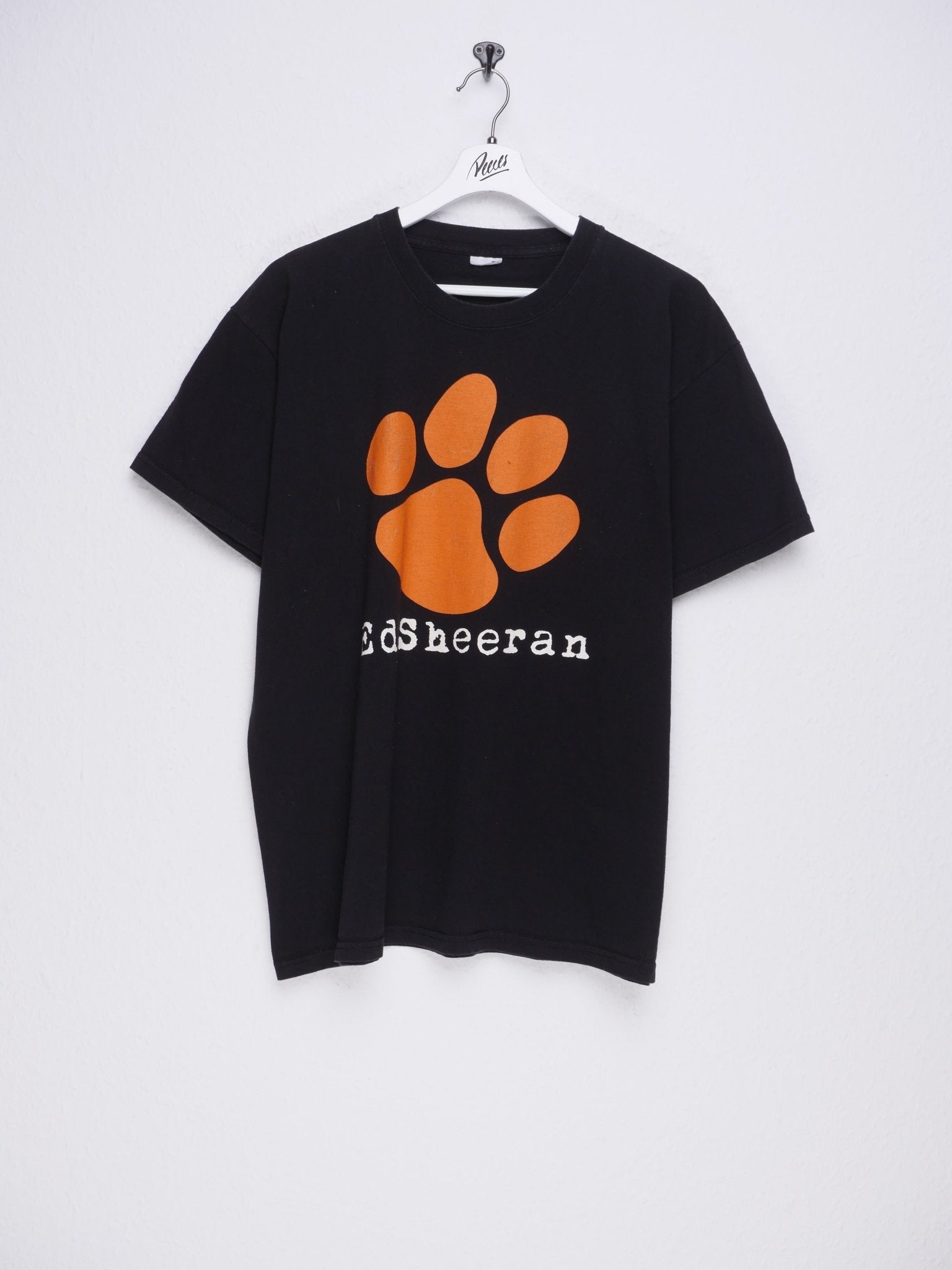 fruit printed Ed Sheeran black boxy Tour Shirt Shirt - Peeces