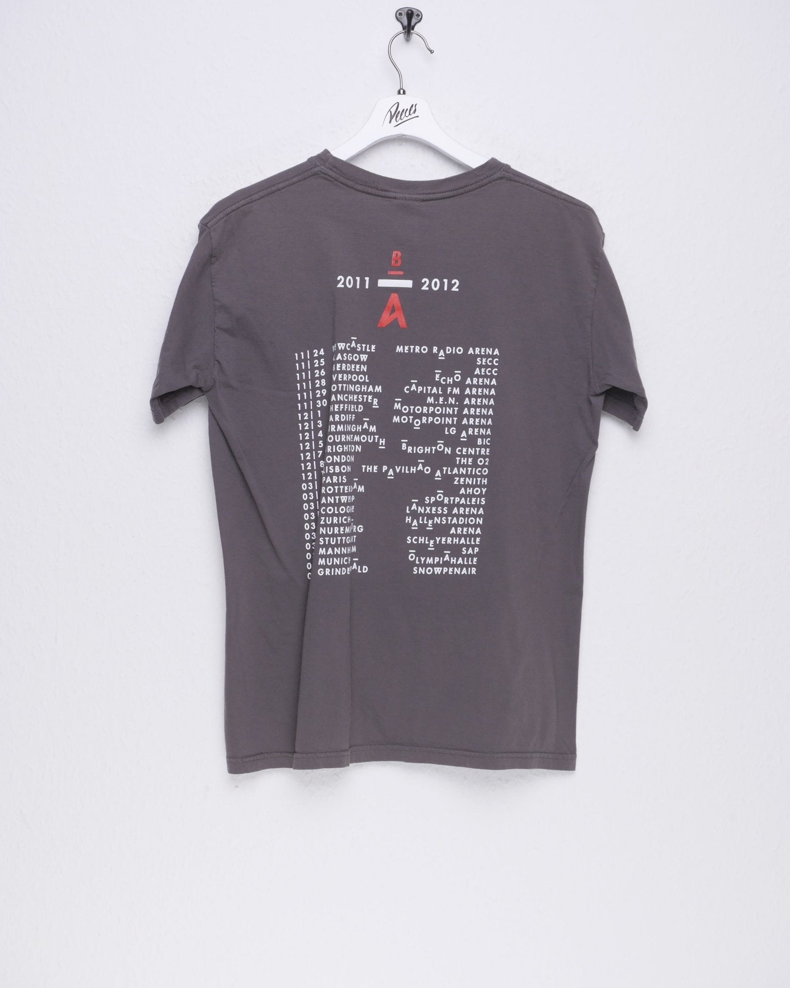 gildan 'Bryan Adams' printed Graphic grey Shirt - Peeces