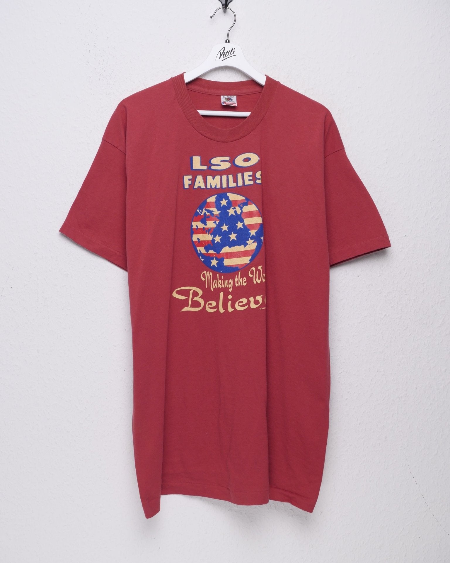 'LSO Families' printed Graphic red Shirt - Peeces