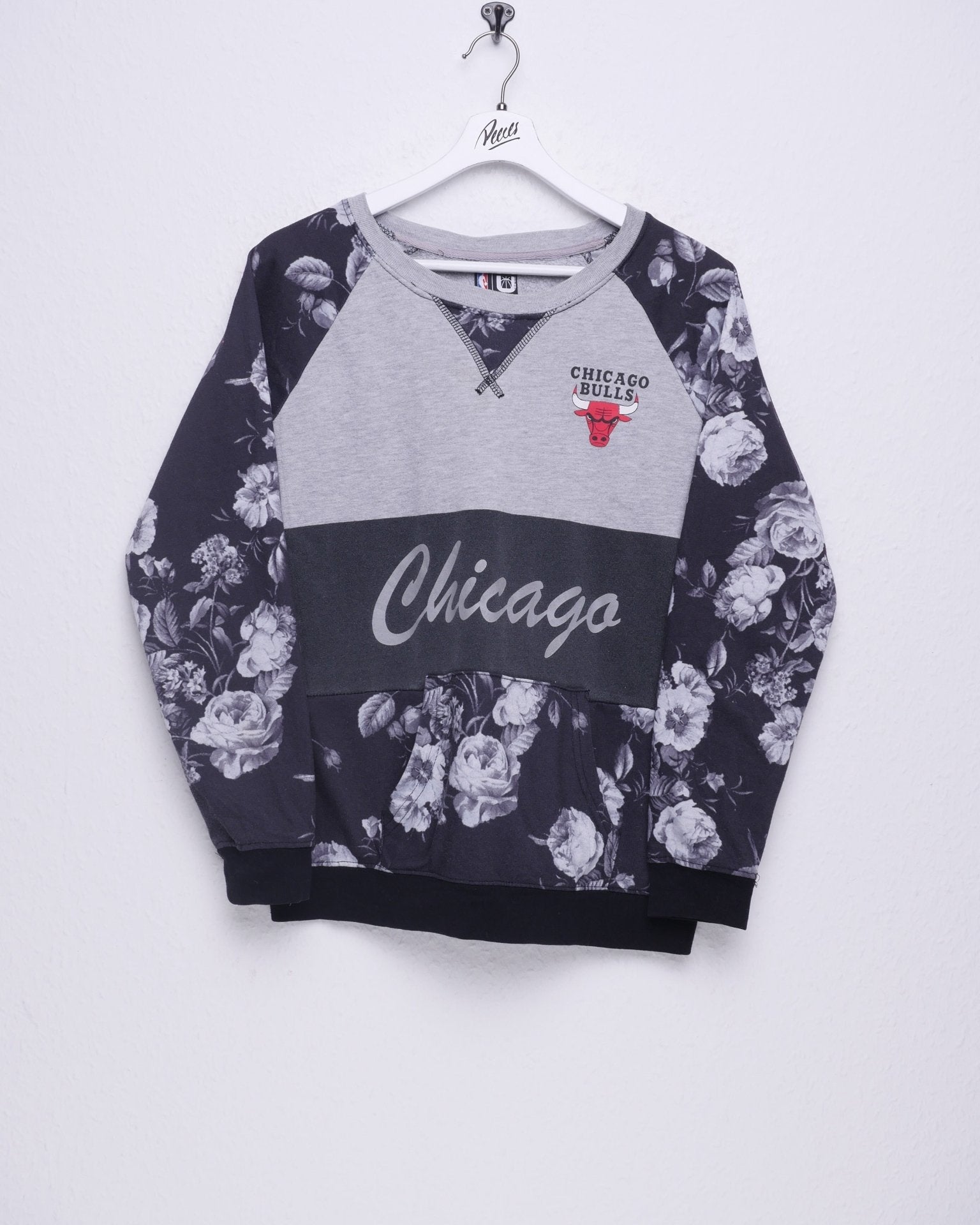NBA Chicago Bulls printed Logo roses patterned Sweater - Peeces