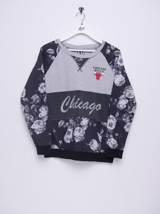 NBA Chicago Bulls printed Logo roses patterned Sweater - Peeces